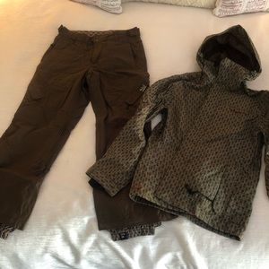 Quicksilver snowboard men’s outfit